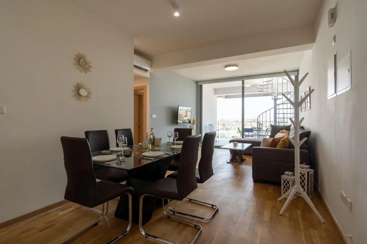 Jay'S Penthouse 2-Br Apt W/ Terrace In Larnaca Cyprus