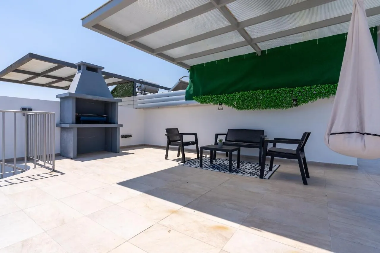 Jay'S Penthouse 2-Br Apt W/ Terrace In Larnaca