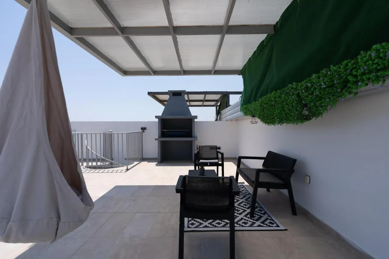 Jay'S Penthouse 2-Br Apt W/ Terrace In Larnaca