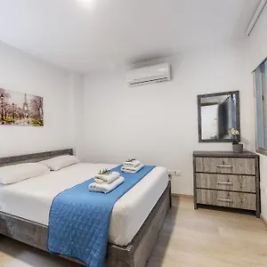 C-premium Apts 100m From And Centre Larnaca